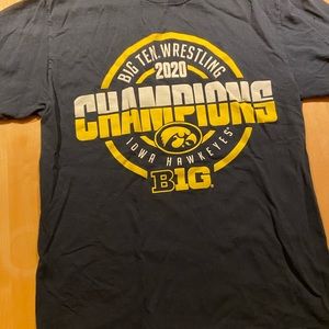 Iowa Hawkeyes Black T-shirt Small